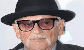 Though, he is 5′ 5″ in feet and inches and 165 cm in centimetres tall, he weighs about 154 lbs in pound and 70kg in kilograms. Joe Pesci Age Height Movies Net Worth 2021 Wife Daughter Divorce