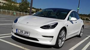 Tesla originally released its white interior only for the more expensive performance version of the model 3, but it didn't last long as tesla has now confirmed that it is expanding availability to the dual motor model 3. First Drive Tesla Model 3 Performance Greenfleet