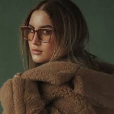 Armenian Women Game Changers: Rosa Linn