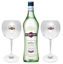 Botella de aperitivo martini bianco de 750 cc. Martini Bianco 1 0l 14 4 Vol 2x Martini Kaufland De
