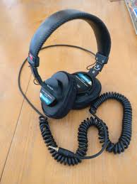 When you're mixing and mastering, that really doesn't matter, as you'll be able to pick out flaws in a recording regardless. Sony Mdr 7506 Almost 10 Years Old Now Buyitforlife