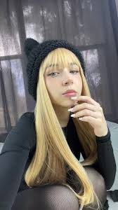 Amanda Kobel's Instagram, Twitter & Facebook