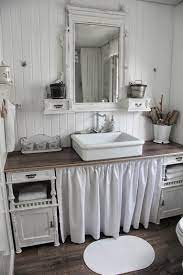 Details zu badezimmer shabby chic veröffentlicht wurde, von karen miller und tagged in bad, badezimmer, badezimmer ideen. Schwanenteich Shabby Chic Badezimmer Shabby Chic Dekor Badezimmer Dekor