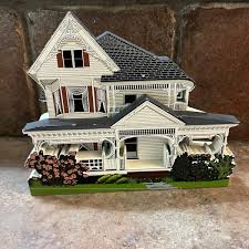 Shelias Collectible House 1999 Barber's Queen Anne Lancaster New Hampshire 