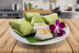 Kue tradisional yang terbuat dari ketan seperti ini tentu anda semua pernah cara membuat kue iwel iwel yang enak khas kota bondowoso. 9 Sajian Kuliner Tradisional Jawa Timur Yang Dibungkus Daun Pisang