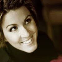 Karen Gros's Instagram, Twitter & Facebook