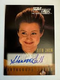 Shannon Lohnes's Instagram, Twitter & Facebook