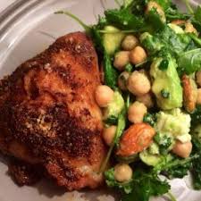 Salt godt og grill kjøttet til det er nesten gjennomstekt. Kylling I Karry Som Vor Mor Ikke Lavede Den Og Marokkansk Gulerodssalat Kylling Persilles Blog