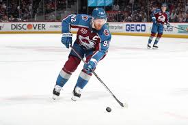 Nous sommes à quelques jours du repêchage d'expansion du kraken de seattle, alors que la 32e équipe de la lnh retirera 30 joueurs des équipes existantes le mercredi 21 juillet. Sldmycycmgnp M