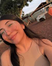 Ella🌙💛 Desde el primer momento en que que te vi, me enamore de ti 🐶💛 Un  amor tan real, tan puro y leal que ilumina todos los días de mi vida ✨ #