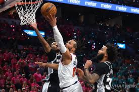 에이스 브런슨 30득점…뉴욕, 적지서 NBA 파이널 먼저 1승