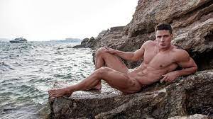 Muscular Young Stud Naked at the Water's Edge – Gallery of Men