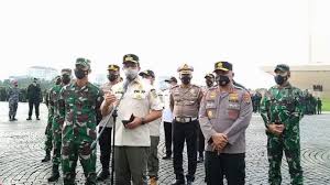 Ppkm darurat akan diterapkan di kabupaten/kota dengan kasus penularan covid tinggi. Kasus Covid 19 Meroket Anies Tarik Rem Darurat Lewat Perpanjangan Ppkm Suara Jakarta