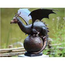 Ich bin jetzt level 39 und wage mich langsam an die dtachen. Drache Auf Kugel Sitzend Aus Bronze