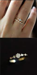 With This Beautiful Cute Dainty Snowflake Ring You Ll Add A True Note Of Class And Elegan Dainty Wedding Ring Unique Engagement Rings Vintage Engagement Rings
