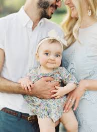 1000 Ideas About Outdoor Family Photos On Pinterest Family Baby Family Pictures Outdoor Family Portraits Family Portrait Poses