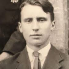 Cecil Buck's Instagram, Twitter & Facebook