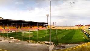 Domenico cavallaro su aiuole di catanzaro lido. Allo Stadio In Auto Fingendosi Poliziotti Durante Catanzaro Cavese Daspo Per 4 Tifosi Gazzetta Del Sud
