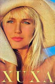Aqui, em todo lugar o mundo está feliz lua bela ilumina a nossa alegria esperança chegou para toda a família. Pin De Valentin Rallo Em Xuxa Xuxa Meneghel Meneghel Xuxa Meneguel
