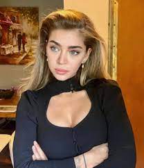 Öykü çelik , survivor 2021 yarışmasıyla adından söz ettiren isimler arasında bulunuyor. Survivor Oyku Celik Kimdir Nereli Oyku Celik Kac Yasinda Sevgilisi Kim Oyku Celik Dizileri Magazin Haberleri Milliyet
