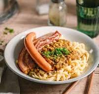 Linsen mit Spätzle und Saitenwürstchen