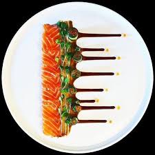 Une Recette Facile De Saumon Sublimee Par Un Dressage Originale Dans Une Assiette Blanche Simple Recettes De Cuisine Plat Gastronomique Cuisine Gastronomique