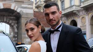Solo pochi giorni fa beatrice valli e marco fantini avevano rivelato che la propria intenzione d i sposarsi il prossimo anno. Beatrice Valli E Marco Fantini Derubati Hanno Spaccato Tutto Ed Hanno