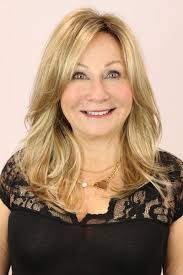 Jennifer LF w/ Roots (long wig)