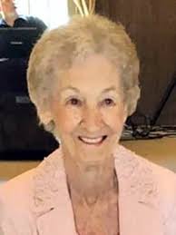 Lois Dyer's Instagram, Twitter & Facebook