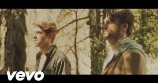 The Chainsmokers Don T Let Me Down Ft Daya Il Video Don T Let Me Down Chainsmokers Dance Music Playlist