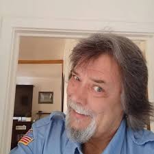 Bruce spring make a scene is an a******.He's full of hate.I bet you he  hates god for some reason