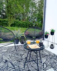 salon de jardin confortable fauteuil style acapulco noir par bobochic tapis exterieur noir et blanc tapis exterieur tapis exterieur terrasse fauteuil scoubidou