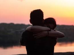 Un abbraccio è una piccola danza d'amore. Gch84gny0xmnkm