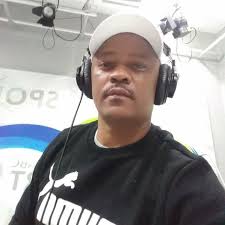 Oatile Jacobs receives community radio sports presenter award in 2004