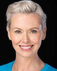 Heather Lavelle's Instagram, Twitter & Facebook