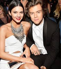 Model kendall jenner hält ihre beziehung eigentlich gerne privat. Harry Styles And Kendall Jenner Are Back Together Kendall And Harry Styles Harry Styles And Kendall Jenner Kendall Jenner
