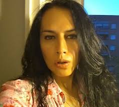 Laura weinstein era la directora ejecutiva de la fundación grupo de acción y apoyo a personas trans (gaat) el nombre es laura weinstein es un referente para la población trans en colombia. Jv1wt35mws Y M