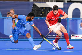 Though indian goalkeeper savita made a valiant effort to save the initial shot from sarah jones, midfielder hannah martin. 2ytscvfl Qgfsm