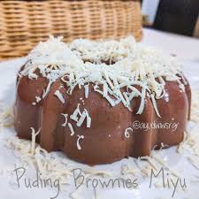 Nikmatnya puding roti tawar terpuncak adalah saat dimakan selagi hangat karena sensasi lembutnya puding roti tawar akan terasa sekali. Resep Puding Roti Tawar Chocolatos Cuman Dari Roti Tawar Chocolatos Bread Pudding Puding Roti Chocolatos Super Nagih Youtube