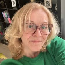 🔶️Hier stond je dan vanavond, het was best spannend en toch ook fijn🔶️ Na  2,5 jaar(met een pauze van 6 maanden) vandaag mijn laatste werkdag bij  a.s.r. real estate. Als 'externe' heb