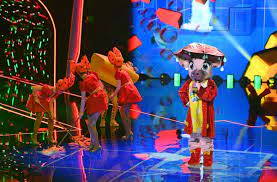 Das schwein kann sich nicht gegen das einhorn durchsetzen. Staffelauftakt The Masked Singer Im Schwein Steckt Katrin Muller Hohenstein Kultur Stuttgarter Zeitung