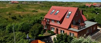 Damit unter den gegebenen umständen alle möglichst sicher und gesund nach juist reisen können begrenzt die reederei frisia freiwillig ihre auslastung pro schiff auf ca. Kiebitzeck