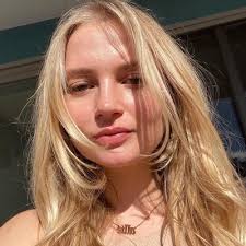 Alexandra Pullen (@alliepullen14)