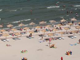 Oferta este valabila in perioada de extrasezon si ofera preturi mai mici in raport cu oferta standard. Litoral 2021 Sezonul Estival Incepe La 1 Iulie La Mamaia Nord Sezlongurile Beach Barurile Si Baldachinele Vor Lipsi De Pe PlajÄƒ