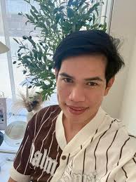 Berniecular Vlogs added a new photo.