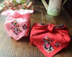 Hình ảnh về Gói quà Tết bằng vải