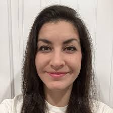 Lisa Greeson's Instagram, Twitter & Facebook