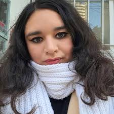 Encima pone que puede ser Coca Cola seven up o Pepsi