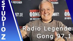 Starten sie radio gong nürnberg 97.1 direkt hier im player auf der webseite oder genießen sie alle sender des radioplayers gebührenfrei und ohne zusätzliche werbung auf all ihren geräten. Radiomoderator Gerald Kappler Gong 97 1 Cef Nurnberg