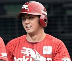 悔しさ露わ 楽天・佐藤直樹、好機で空振り三振にいら立ち、ベンチ何度も殴りつける 直後の守備でチーム救う本塁への好返球